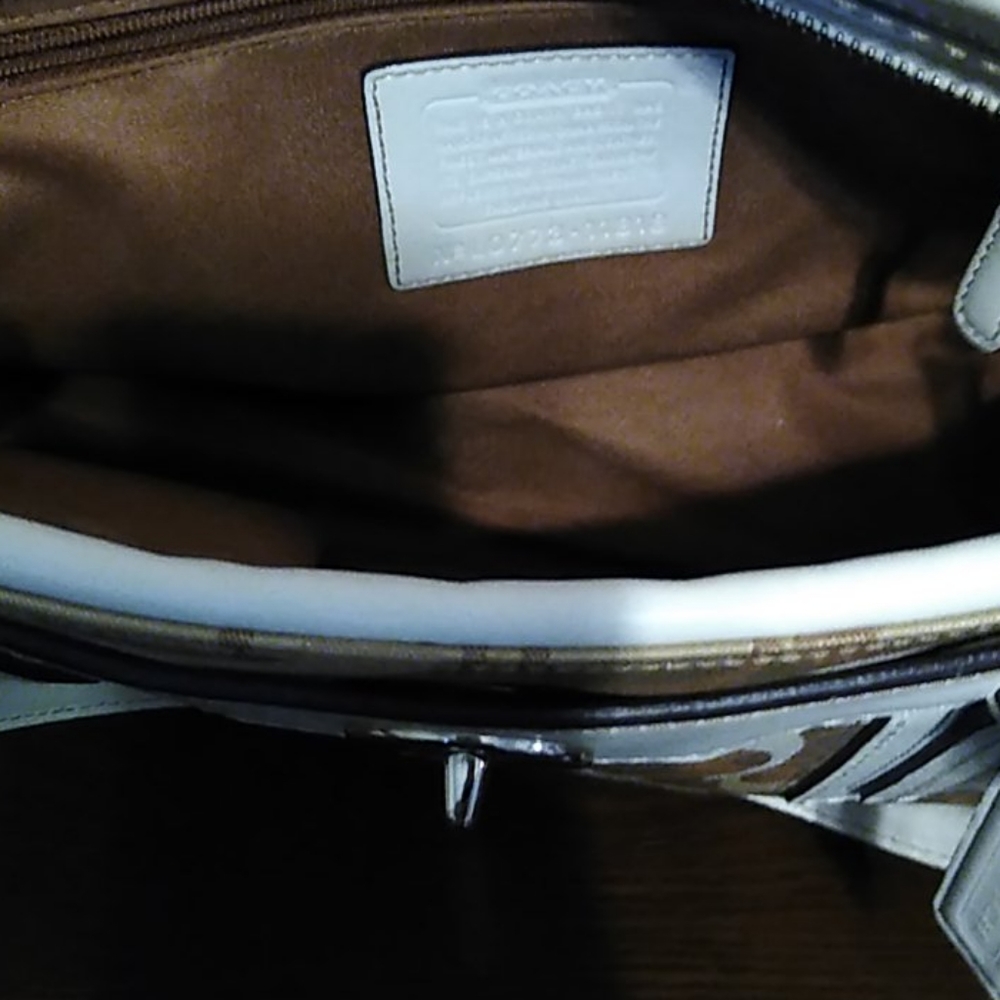 Coach - Picture 3 of 12